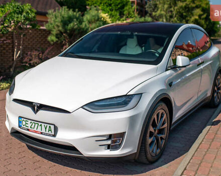 Белый Тесла Модель Х, объемом двигателя 0 л и пробегом 46 тыс. км за 39500 $, фото 2 на Automoto.ua