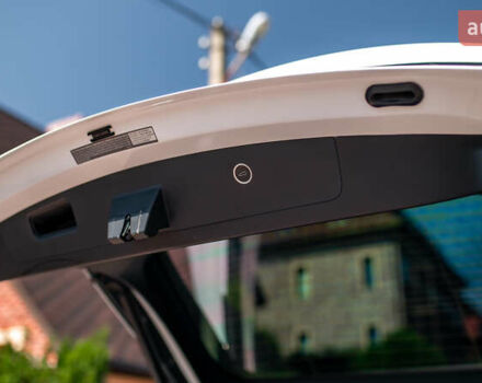 Белый Тесла Модель Х, объемом двигателя 0 л и пробегом 46 тыс. км за 39500 $, фото 28 на Automoto.ua