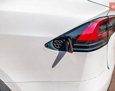 Белый Тесла Модель Х, объемом двигателя 0 л и пробегом 46 тыс. км за 39500 $, фото 36 на Automoto.ua