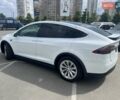 Белый Тесла Модель Х, объемом двигателя 0 л и пробегом 90 тыс. км за 41000 $, фото 2 на Automoto.ua