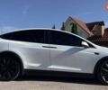 Белый Тесла Модель Х, объемом двигателя 0 л и пробегом 111 тыс. км за 55000 $, фото 1 на Automoto.ua