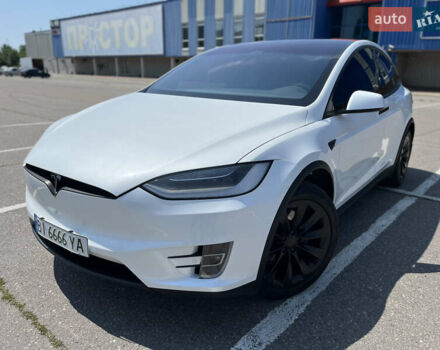Белый Тесла Модель Х, объемом двигателя 0 л и пробегом 100 тыс. км за 33300 $, фото 2 на Automoto.ua