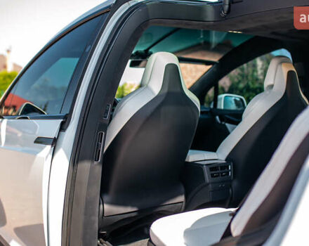 Белый Тесла Модель Х, объемом двигателя 0 л и пробегом 46 тыс. км за 39500 $, фото 35 на Automoto.ua