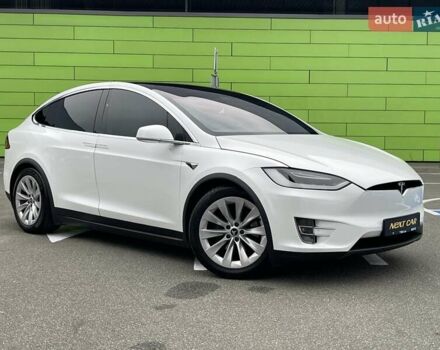Тесла Модель Х 2019 у Києві на Automoto.ua Білий Тесла Модель Х, об'ємом двигуна 0 л та пробігом 123 тис. км за 33900 $, фото 2 на Automoto.ua