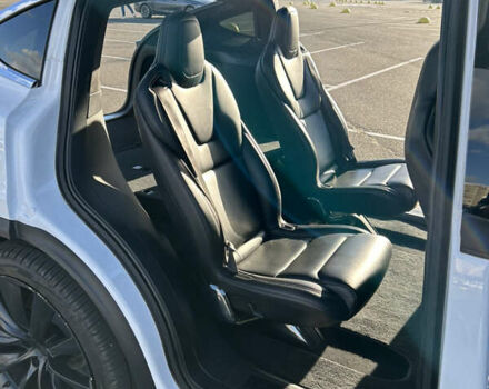 Белый Тесла Модель Х, объемом двигателя 0 л и пробегом 106 тыс. км за 29900 $, фото 9 на Automoto.ua