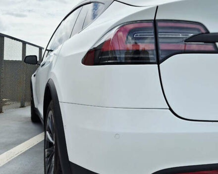 Белый Тесла Модель Х, объемом двигателя 0 л и пробегом 123 тыс. км за 29500 $, фото 7 на Automoto.ua