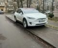 Білий Тесла Модель Х, об'ємом двигуна 0 л та пробігом 300 тис. км за 27800 $, фото 1 на Automoto.ua