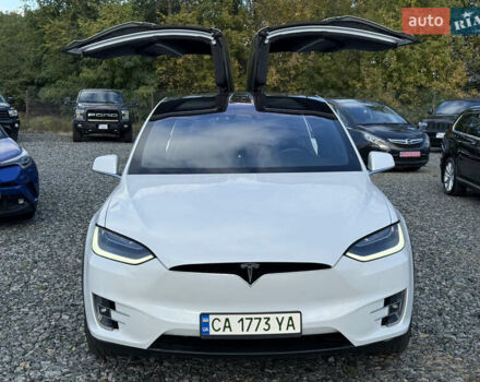 Белый Тесла Модель Х, объемом двигателя 0 л и пробегом 93 тыс. км за 35700 $, фото 1 на Automoto.ua