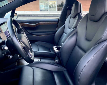 Белый Тесла Модель Х, объемом двигателя 0 л и пробегом 58 тыс. км за 33500 $, фото 11 на Automoto.ua