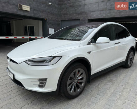 Белый Тесла Модель Х, объемом двигателя 0 л и пробегом 60 тыс. км за 39500 $, фото 19 на Automoto.ua