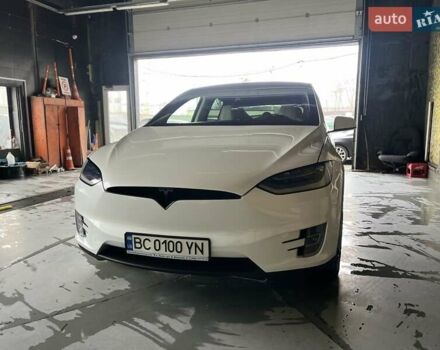 Белый Тесла Модель Х, объемом двигателя 0 л и пробегом 199 тыс. км за 28500 $, фото 1 на Automoto.ua