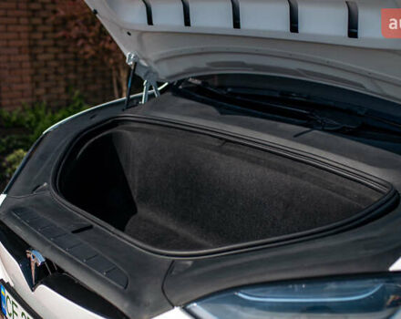 Белый Тесла Модель Х, объемом двигателя 0 л и пробегом 46 тыс. км за 39500 $, фото 34 на Automoto.ua