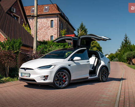 Белый Тесла Модель Х, объемом двигателя 0 л и пробегом 46 тыс. км за 39500 $, фото 16 на Automoto.ua