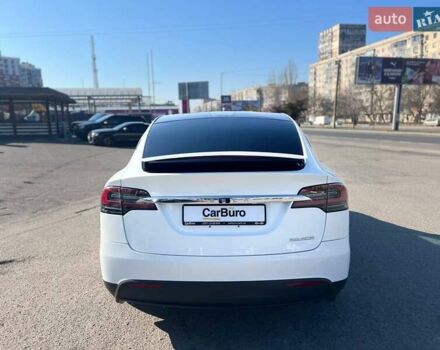 Белый Тесла Модель Х, объемом двигателя 0 л и пробегом 78 тыс. км за 33500 $, фото 11 на Automoto.ua