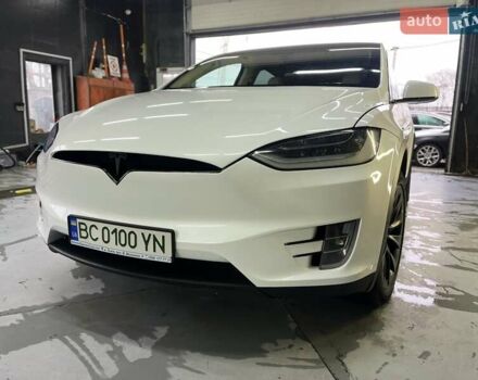 Белый Тесла Модель Х, объемом двигателя 0 л и пробегом 199 тыс. км за 28500 $, фото 11 на Automoto.ua