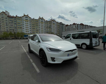 Белый Тесла Модель Х, объемом двигателя 0 л и пробегом 56 тыс. км за 45000 $, фото 6 на Automoto.ua