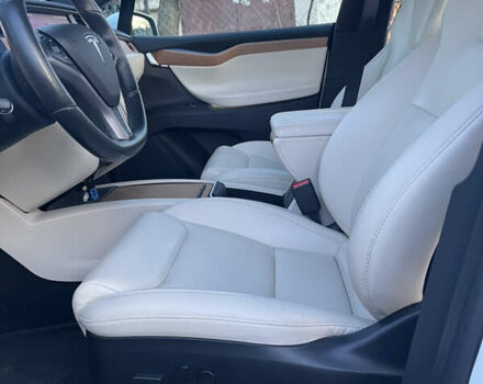 Білий Тесла Модель Х, об'ємом двигуна 0 л та пробігом 58 тис. км за 45000 $, фото 8 на Automoto.ua