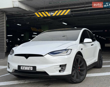 Белый Тесла Модель Х, объемом двигателя 0 л и пробегом 90 тыс. км за 33500 $, фото 2 на Automoto.ua