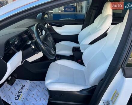 Белый Тесла Модель Х, объемом двигателя 0 л и пробегом 113 тыс. км за 33900 $, фото 21 на Automoto.ua