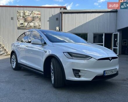 Белый Тесла Модель Х, объемом двигателя 0 л и пробегом 69 тыс. км за 34500 $, фото 2 на Automoto.ua