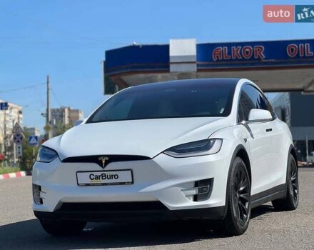Белый Тесла Модель Х, объемом двигателя 0 л и пробегом 113 тыс. км за 33999 $, фото 7 на Automoto.ua