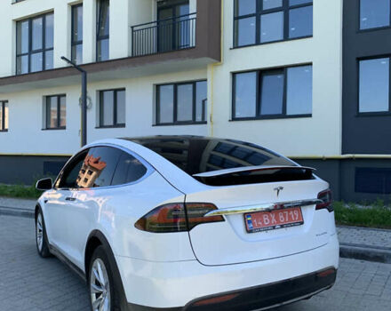 Белый Тесла Модель Х, объемом двигателя 0 л и пробегом 118 тыс. км за 25900 $, фото 9 на Automoto.ua