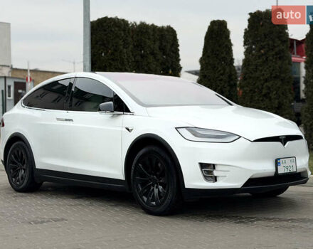 Белый Тесла Модель Х, объемом двигателя 0 л и пробегом 74 тыс. км за 33500 $, фото 16 на Automoto.ua
