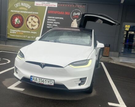 Белый Тесла Модель Х, объемом двигателя 0 л и пробегом 174 тыс. км за 29900 $, фото 3 на Automoto.ua