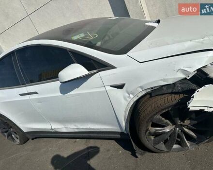 Белый Тесла Модель Х, объемом двигателя 0 л и пробегом 80 тыс. км за 24000 $, фото 3 на Automoto.ua