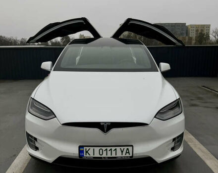 Белый Тесла Модель Х, объемом двигателя 0 л и пробегом 120 тыс. км за 31500 $, фото 6 на Automoto.ua