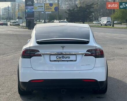 Белый Тесла Модель Х, объемом двигателя 0 л и пробегом 113 тыс. км за 33900 $, фото 9 на Automoto.ua