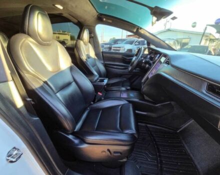 Білий Тесла Модель Х, об'ємом двигуна 0 л та пробігом 46 тис. км за 11225 $, фото 9 на Automoto.ua