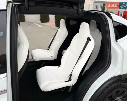 Белый Тесла Модель Х, объемом двигателя 0 л и пробегом 74 тыс. км за 33500 $, фото 26 на Automoto.ua