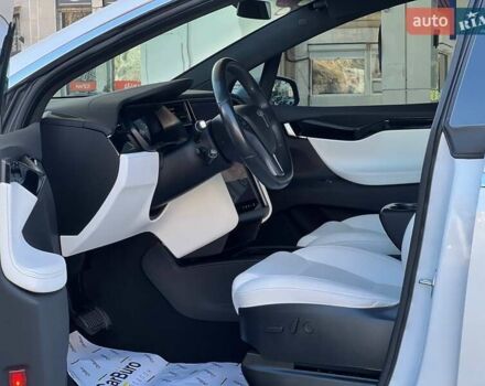 Белый Тесла Модель Х, объемом двигателя 0 л и пробегом 113 тыс. км за 33900 $, фото 17 на Automoto.ua