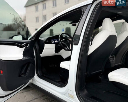 Белый Тесла Модель Х, объемом двигателя 0 л и пробегом 74 тыс. км за 33500 $, фото 39 на Automoto.ua
