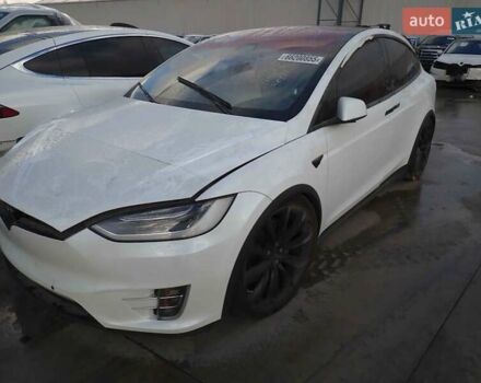 Белый Тесла Модель Х, объемом двигателя 0 л и пробегом 80 тыс. км за 24000 $, фото 4 на Automoto.ua