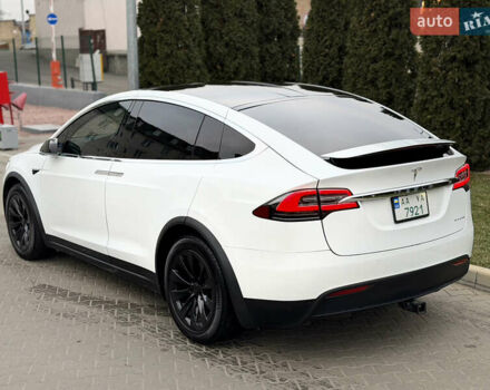 Белый Тесла Модель Х, объемом двигателя 0 л и пробегом 74 тыс. км за 33500 $, фото 11 на Automoto.ua