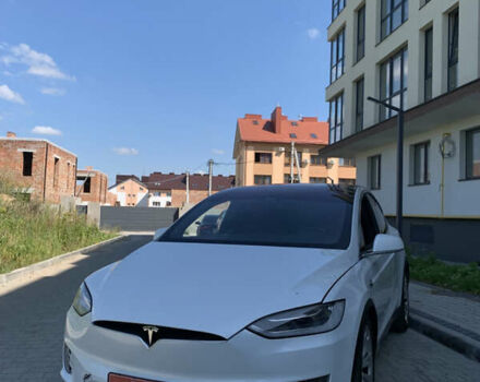 Белый Тесла Модель Х, объемом двигателя 0 л и пробегом 118 тыс. км за 25900 $, фото 5 на Automoto.ua