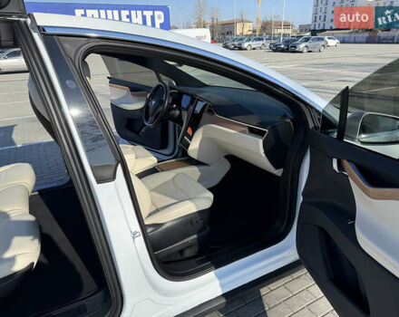 Білий Тесла Модель Х, об'ємом двигуна 0 л та пробігом 90 тис. км за 31900 $, фото 12 на Automoto.ua