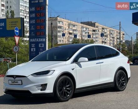 Белый Тесла Модель Х, объемом двигателя 0 л и пробегом 113 тыс. км за 33999 $, фото 6 на Automoto.ua