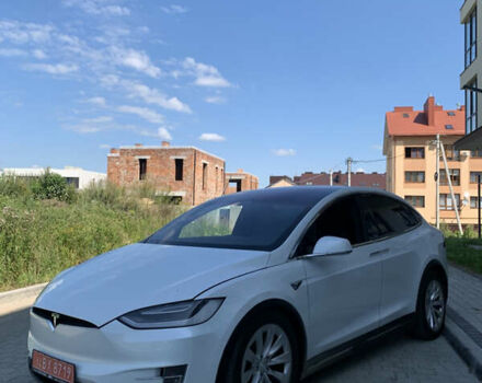 Белый Тесла Модель Х, объемом двигателя 0 л и пробегом 118 тыс. км за 25900 $, фото 7 на Automoto.ua