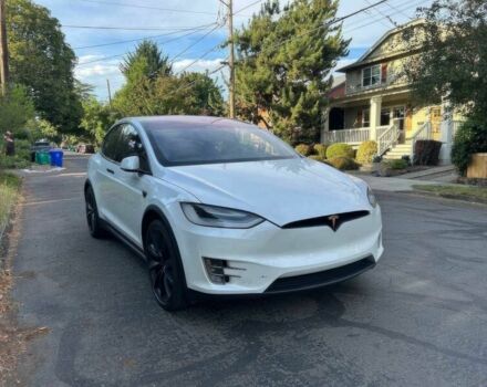 Білий Тесла Модель Х, об'ємом двигуна 0 л та пробігом 30 тис. км за 25500 $, фото 2 на Automoto.ua