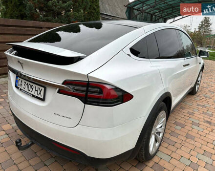 Белый Тесла Модель Х, объемом двигателя 0 л и пробегом 45 тыс. км за 61000 $, фото 4 на Automoto.ua