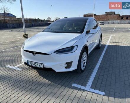 Білий Тесла Модель Х, об'ємом двигуна 0 л та пробігом 90 тис. км за 31900 $, фото 1 на Automoto.ua