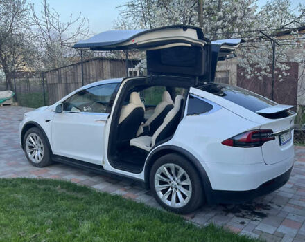 Білий Тесла Модель Х, об'ємом двигуна 0 л та пробігом 58 тис. км за 45000 $, фото 2 на Automoto.ua