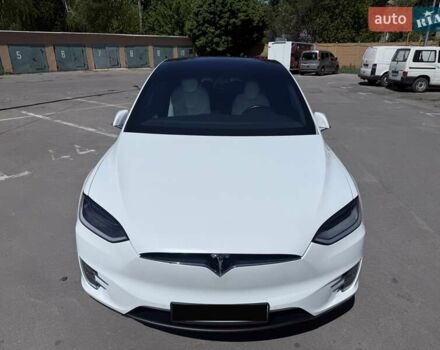 Белый Тесла Модель Х, объемом двигателя 0 л и пробегом 82 тыс. км за 42000 $, фото 2 на Automoto.ua