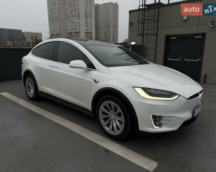 Белый Тесла Модель Х, объемом двигателя 0 л и пробегом 120 тыс. км за 31500 $, фото 12 на Automoto.ua