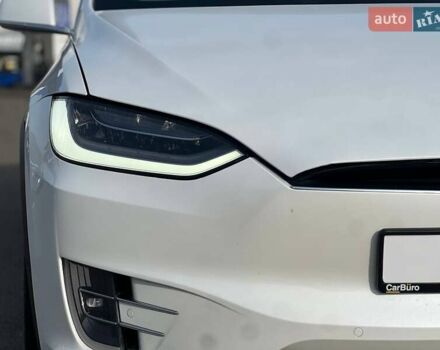 Белый Тесла Модель Х, объемом двигателя 0 л и пробегом 113 тыс. км за 33900 $, фото 13 на Automoto.ua