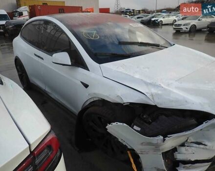 Белый Тесла Модель Х, объемом двигателя 0 л и пробегом 80 тыс. км за 24000 $, фото 7 на Automoto.ua