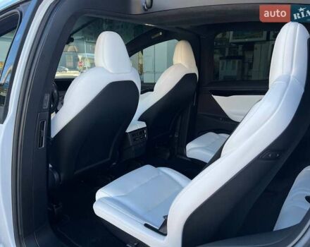 Белый Тесла Модель Х, объемом двигателя 0 л и пробегом 113 тыс. км за 33900 $, фото 28 на Automoto.ua